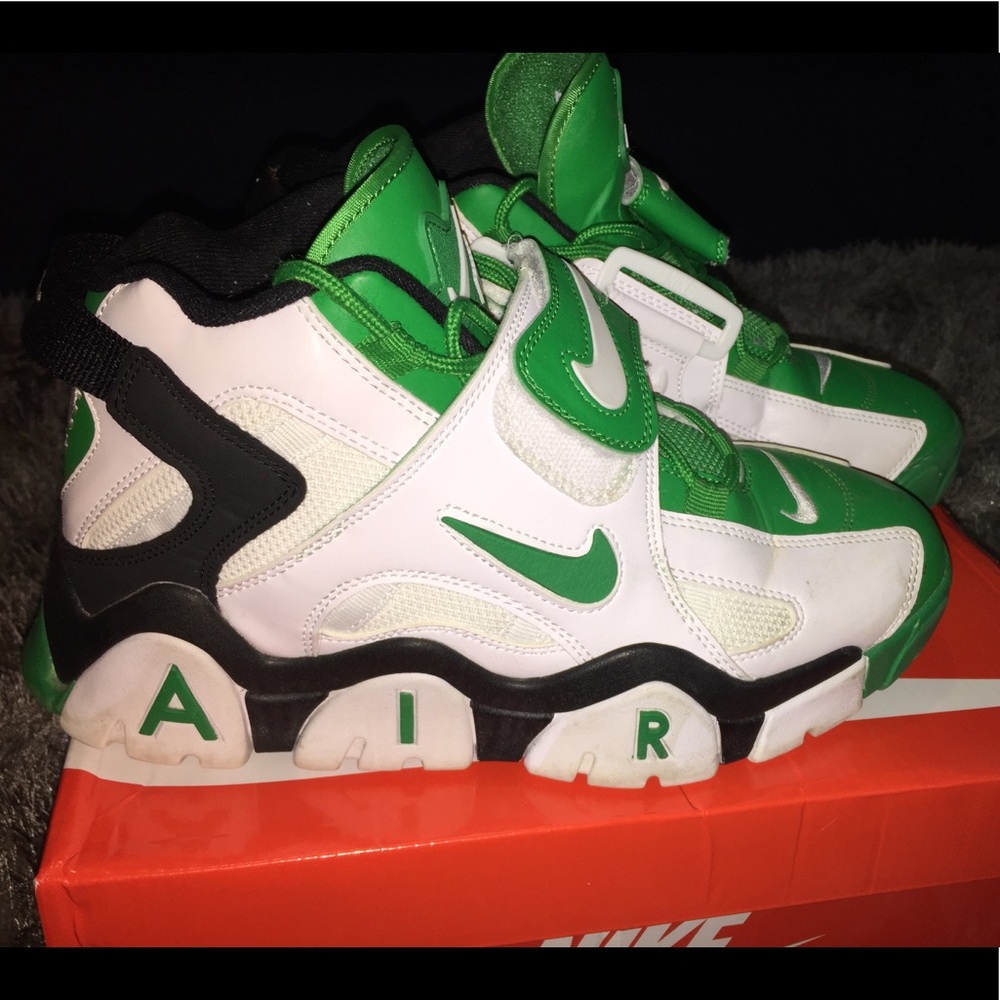 Men’s nike air barrage mid shoes